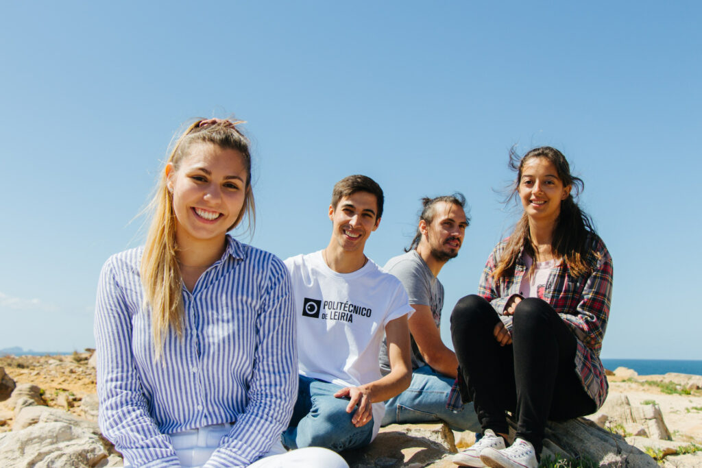 imagem de estudantes